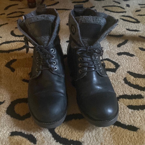 Another fall fun boot! - Picture 1 of 7